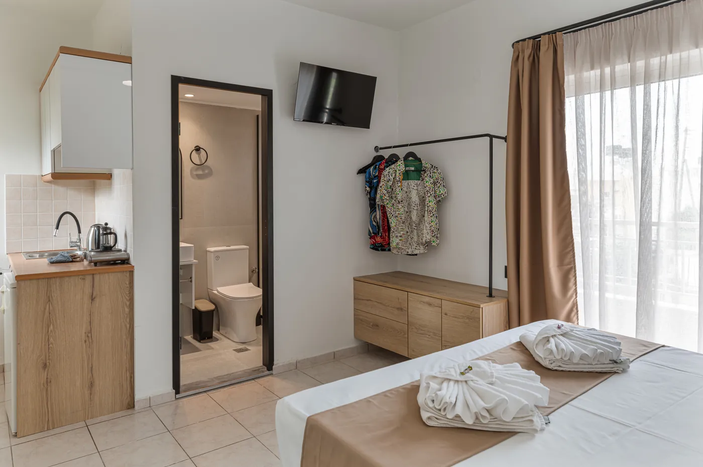 Superior Studio — terrace and kitchenette